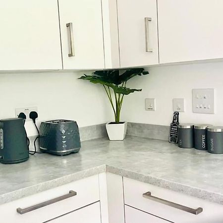Ashford Retreat - Luxury Home With Double Parking Esterno foto