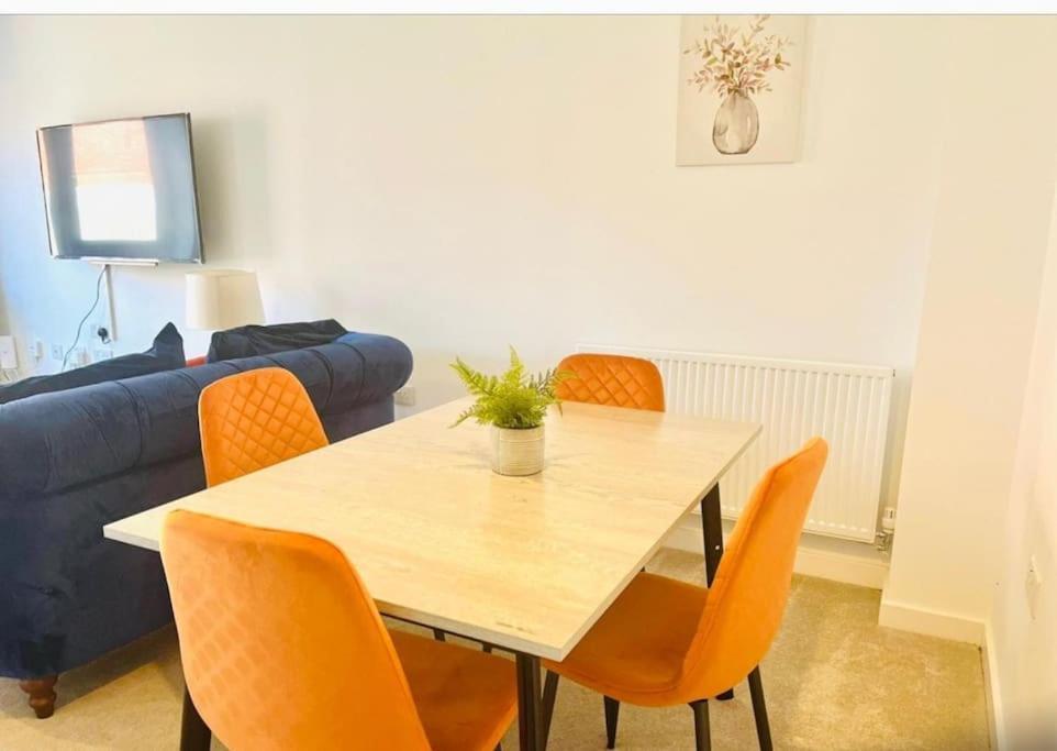 Ashford Retreat - Luxury Home With Double Parking Esterno foto