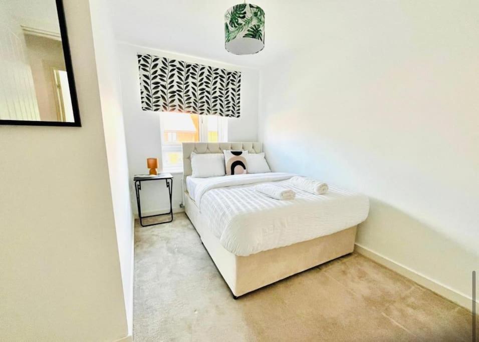 Ashford Retreat - Luxury Home With Double Parking Esterno foto