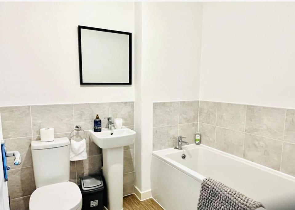 Ashford Retreat - Luxury Home With Double Parking Esterno foto