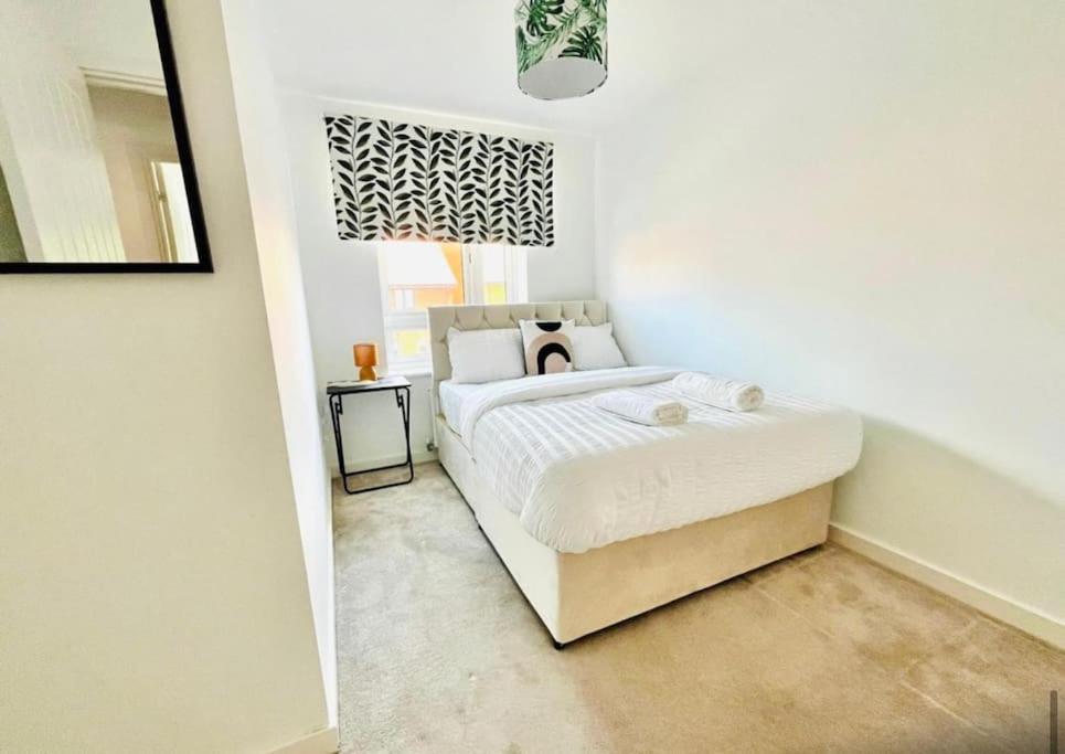 Ashford Retreat - Luxury Home With Double Parking Esterno foto