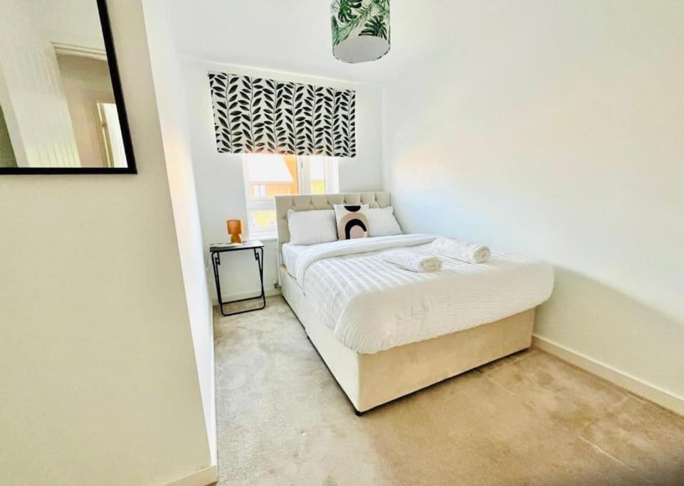Ashford Retreat - Luxury Home With Double Parking Esterno foto