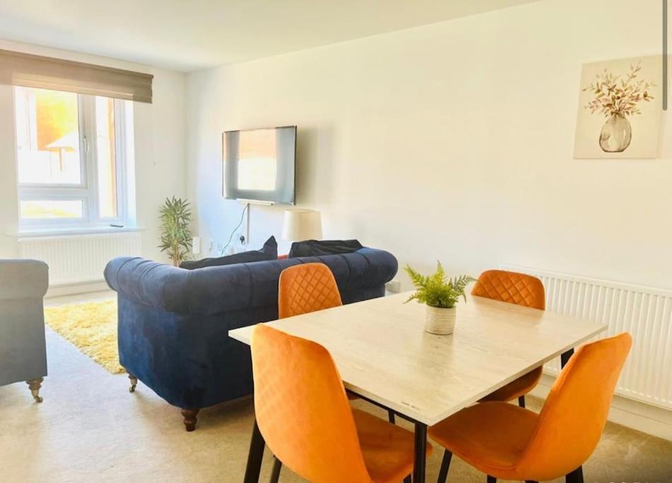 Ashford Retreat - Luxury Home With Double Parking Esterno foto