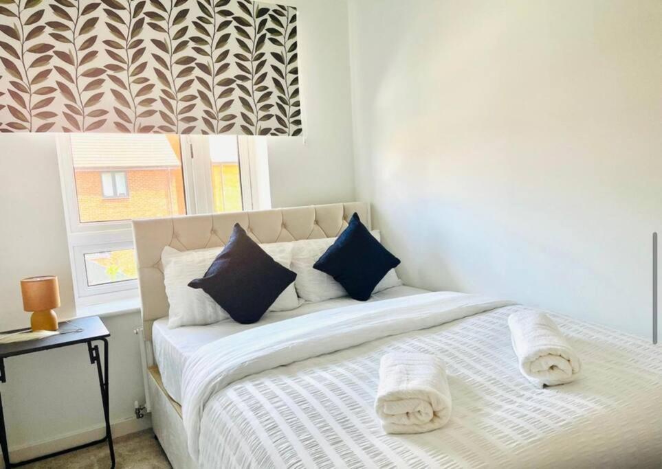 Ashford Retreat - Luxury Home With Double Parking Esterno foto